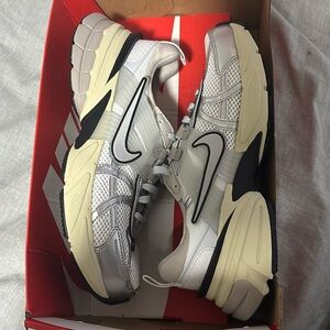 Nike V2K Run